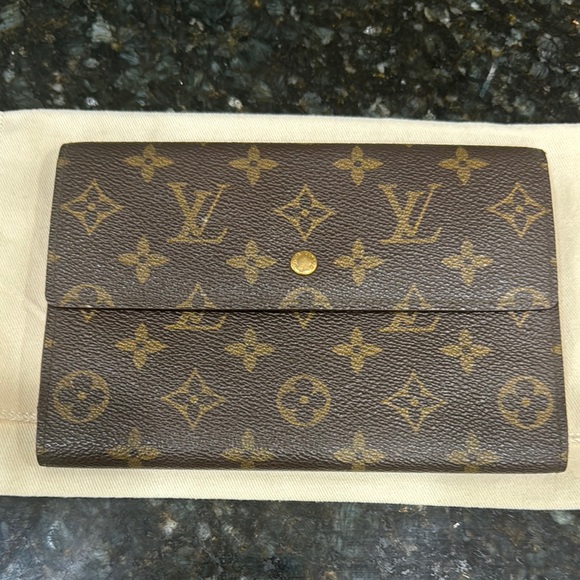 Louis Vuitton Monogram Wallet - Picture 1 of 8